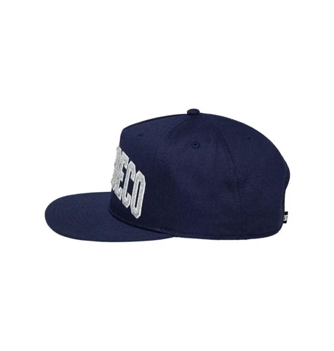 University-cap med snapback
